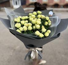 Букет Белые кустовые розы Солинеро в Васькино