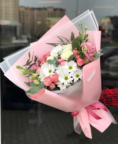 Букет цветов из: Розы, Лизиантусы и Хризантемы в Васькино